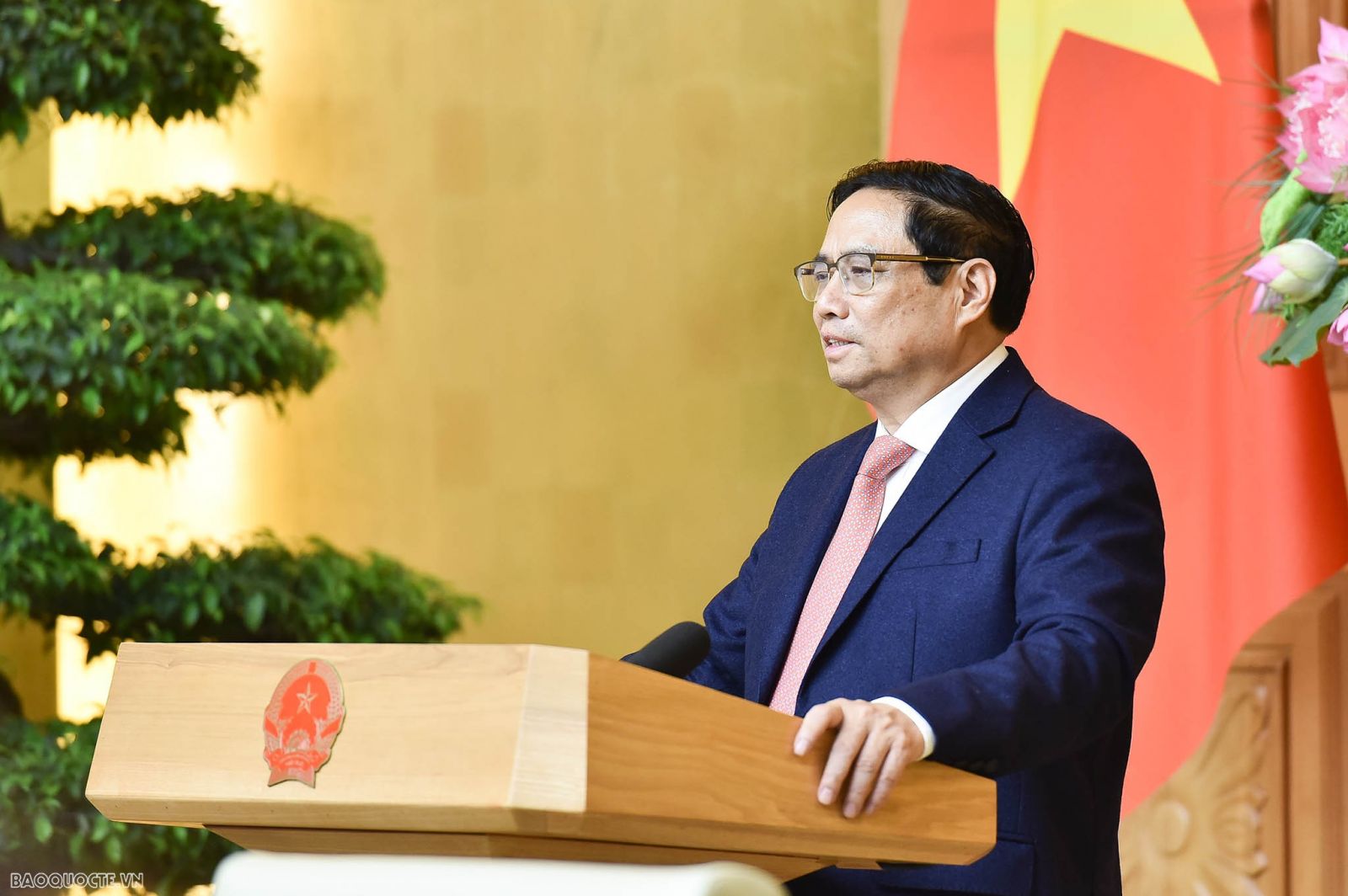 Thủ tướng gặp Trưởng cơ quan đại diện Việt Nam ở nước ngoài: Ngoại giao kinh tế phục vụ phát triển là ưu tiên cao